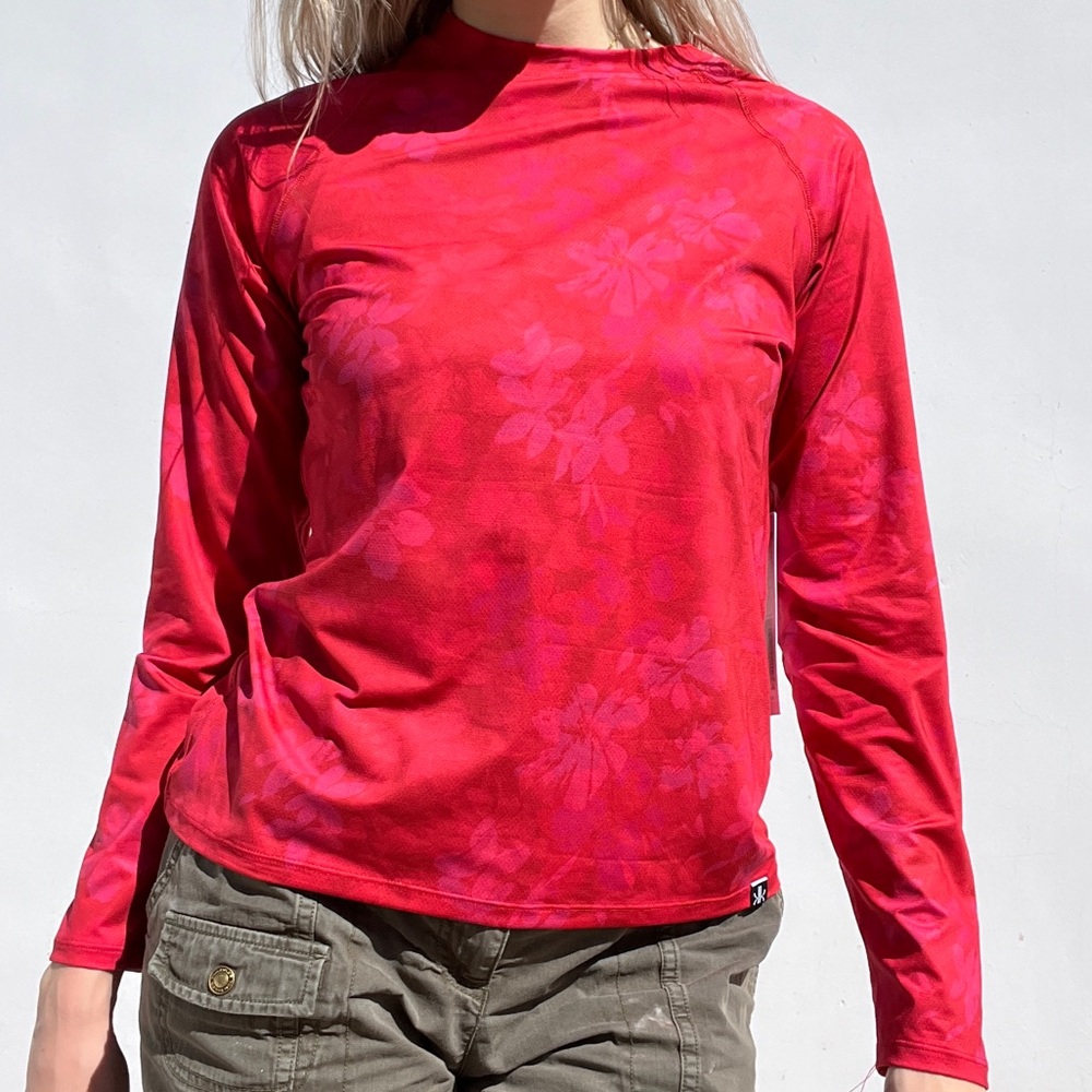 Krimson Klover athletic long sleeve shirt, vibrant red size M, new with tags